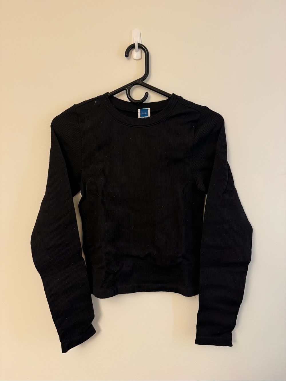 Old Navy Black Ribbed Long Sleeve Crop Top
